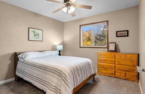 Coralville House | Roomy Hangout-4 bedroom home close to everything