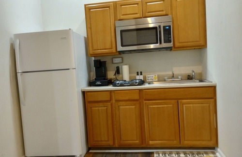 Fredericksburg Apartment | Roomy Studio Basment Apartment - 5 Min to Downtown