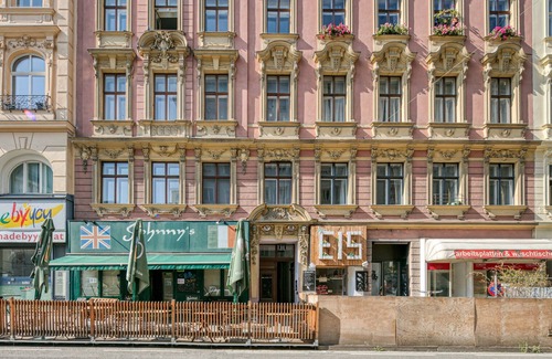 Wieden Apartment | Roomy Wieden 3BR w/Elevator, walk to Kärtner Straße shops, by Blueground