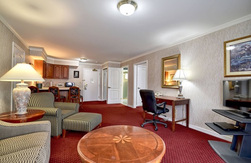 Ballston Spa Hotel | Roosevelt Inn and Suites Saratoga Springs