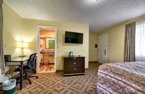 Ballston Spa House | Roosevelt Inn & Suites Lawn View Room