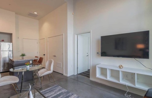 Evans Churchill Apartment | Roosevelt Row Central DT Pool Parking W/D Relaxing
