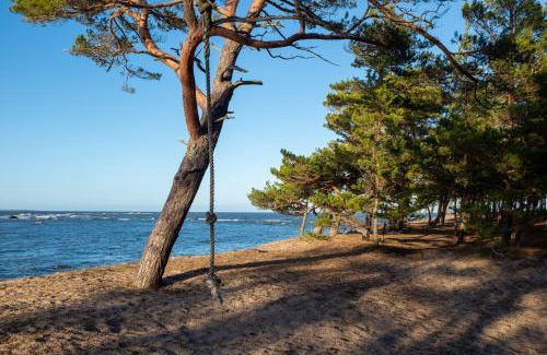 Laane-Nigula Parish House | Rooslepa seaside getaway