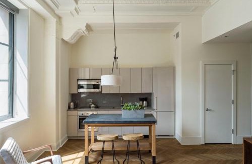 Rittenhouse Row Hotel | ROOST Midtown