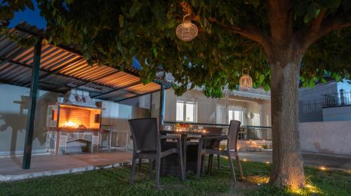 Ano Rodonia House | Roots House Pozar