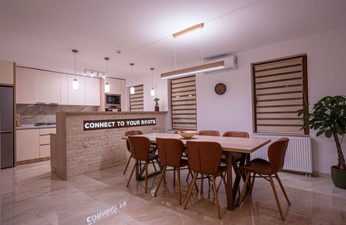 Brasov Villa | Roots Villa | Sequoia