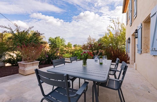 Roques House | Roques Cottage - Spacieuse maison pierre avec piscine chauffée, cuisine d'été, pétanque, ping-pong et jeux enfants - 10 min de Vic