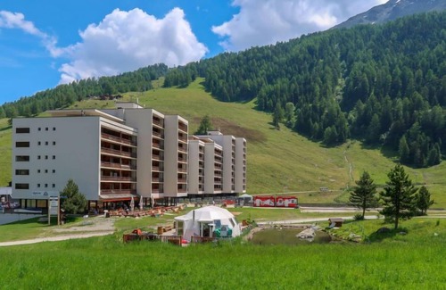 Noveli Apartment | Rosablanche D Attique by Interhome