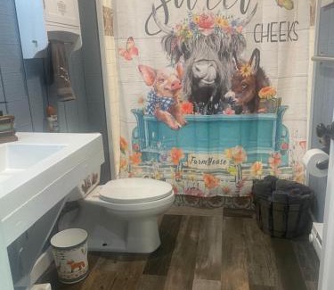 Roscoe House | Roscoe Cottage Pet Friendly