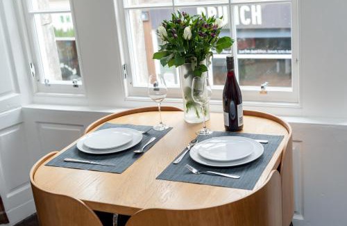 New Town Apartment | Rose Apartment