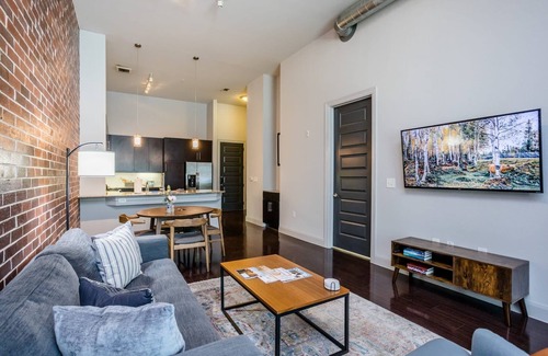 The Galleria Apartment | Rose at the Millennium - Stylish 1 BR in Houston