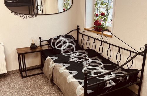 Grossbottwar House | Rose Boardinghouse