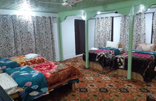 Brein House | Rose Bowl Guest House Home Stay