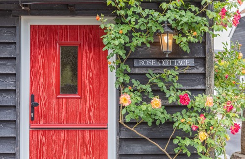 Maidstone House | Rose Cottage - One Bedroom House, Sleeps 2