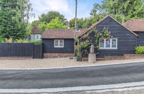 Maidstone House | Rose Cottage - One Bedroom House, Sleeps 2