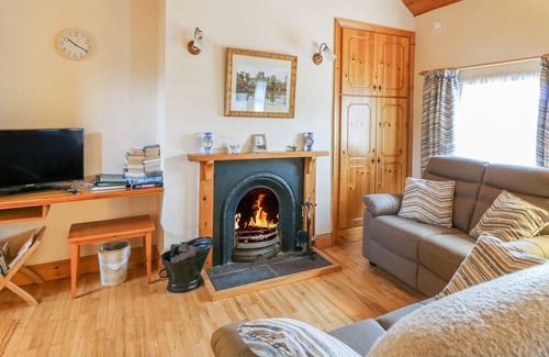 Ramsgrange Cottage | ROSE COTTAGE, family friendly in Duncannon, County Wexford