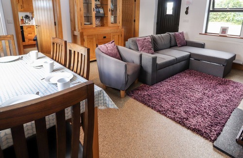 Magherareagh Cottage | ROSE COTTAGE, family friendly in Ennistymon, County Clare