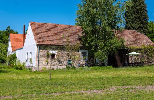 Chlum u Trebone Apartment | ROSE COTTAGE (sleeps 4)