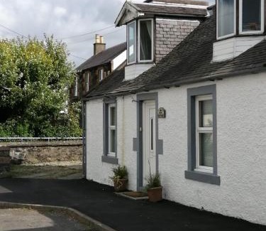 Saint John's Town of Dalry House | RoSE COTTAGE THREE BEDROOM HOUSE WITH PARKING Spring Special
