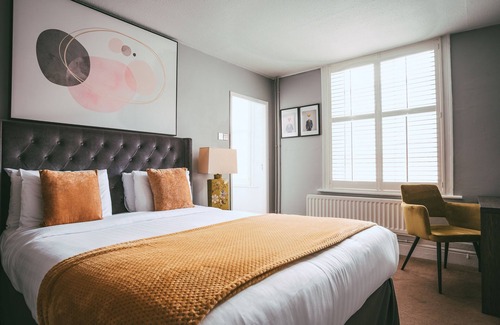 Knutsford Hotel | Rose & Crown Inn