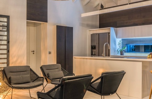 Devet Villa | Rose Dog Luxury villa