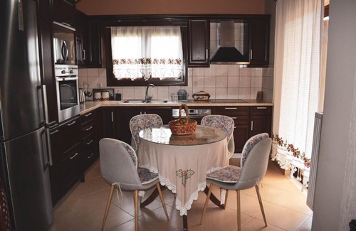 Fanari House | Rose Garden Villa