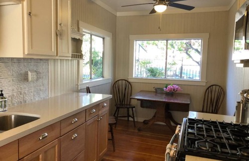 Nob Hill House | Rose House, Two walkable blocks to Historic Downtown Prescott Courthouse