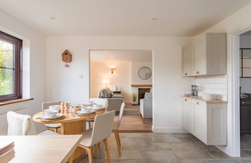 Blean Cottage | Rose Lodge - a holiday let that sleeps 5 guests in 3 bedrooms