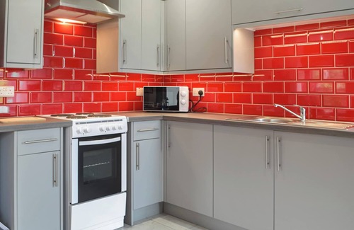 Llanfynydd Cottage | Rose of Sharon - UK47135