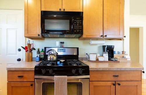 Rose Park House | Rose Park Retreat | 2 BD | Light & Airy | Ace location