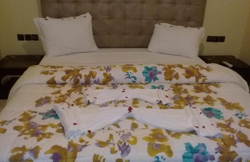 Ouahat Sidi Brahim Villa | rose villa