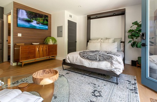 Altadena Apartment | Rosebowl, Heated Pool, Spa, BBQ, Hoops