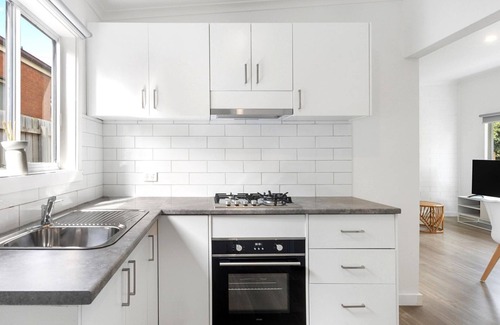 Capel Sound Apartment | Rosebud Beachfront Haven Coastal Bliss One