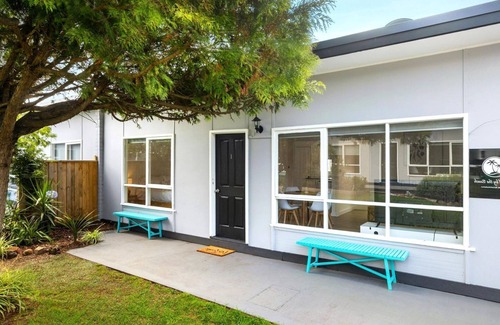 Capel Sound Apartment | Rosebud Beachfront Haven Coastal Bliss One