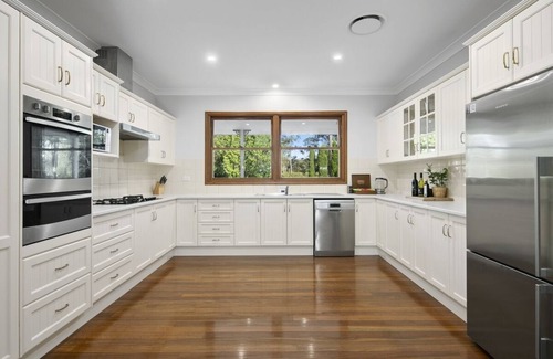 Lovedale House | Rosedale Estate - Stunning and Stylish Estate
