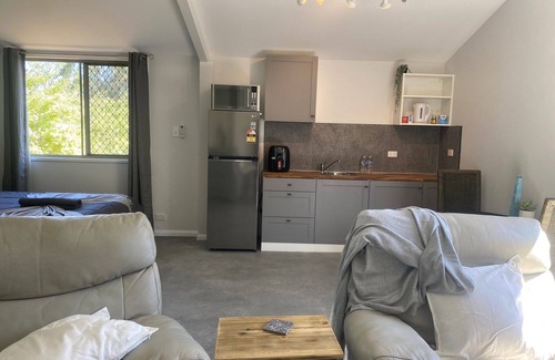 Widgee Cottage | Rosehill cottage retreat & farm stay