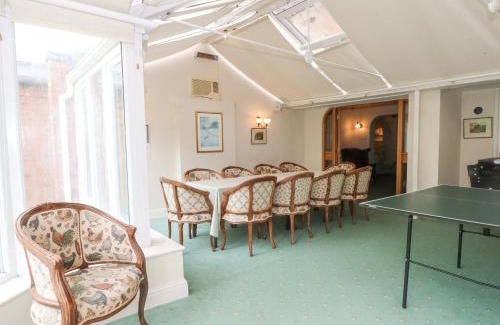 Market Drayton House | Rosehill Manor