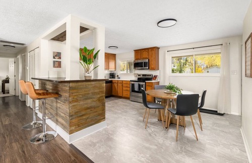 Reynoldsburg House | Rosehill Rise: 3BR, 2BA Ranch