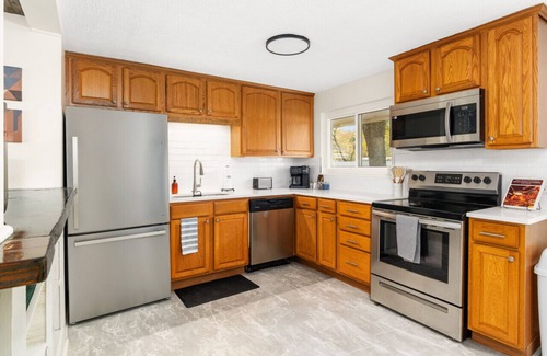 Reynoldsburg House | Rosehill Rise: 3BR, 2BA Ranch