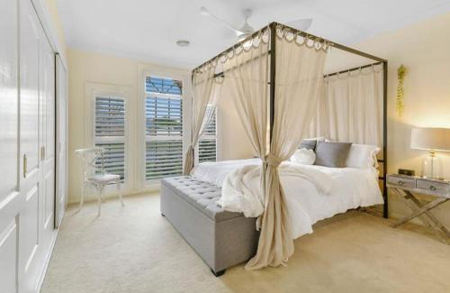 Bletchington House | Roselawn Manor - 5 Bedroom Entertainer