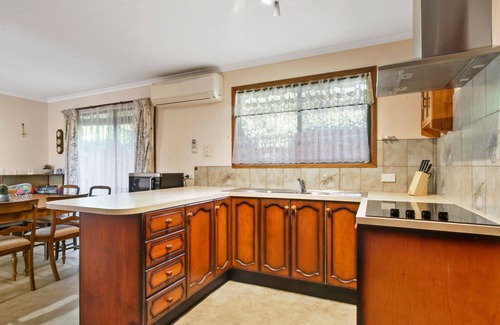 Lake Tyers Beach House | Rosella - Cosy house ideal for families and groups