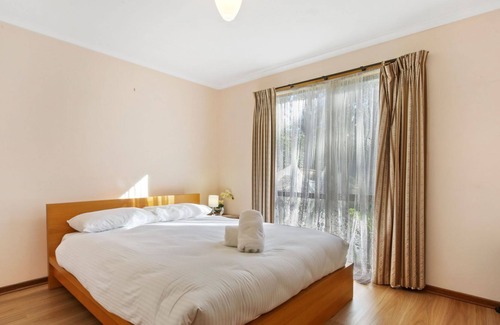 Lake Tyers Beach House | Rosella - Cosy house ideal for families and groups