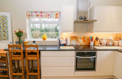 Frampton Cottage | ROSELLE, pet friendly, character holiday cottage in Tattershall