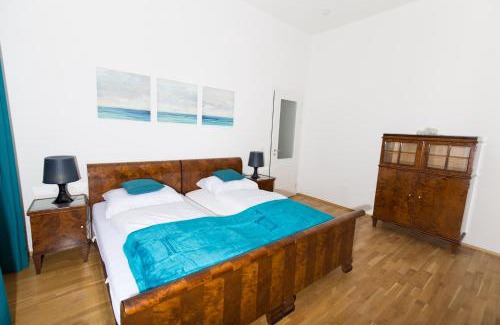 Hernals Apartment | Rosenstein Apartments by Family & Home