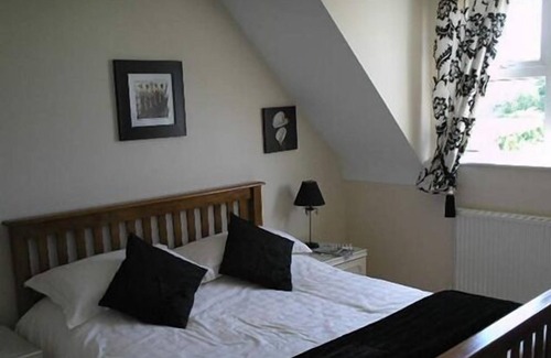 Guilden Sutton Bed & Breakfast | Roseville Bed & Breakfast
