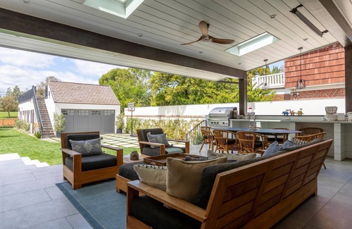 Greater Wilshire - Hancock Park Apartment | Rosewood Avenue II by onefinestay