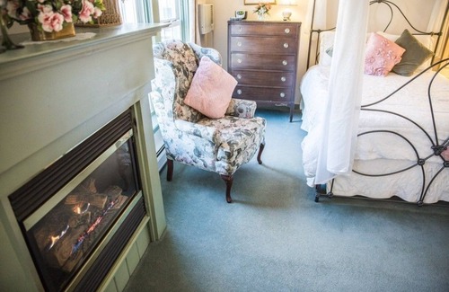 Bradford Bed & Breakfast | Rosewood Country Inn