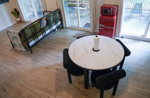 Winston - Salem House | Rosewood Loft I Lower Suite