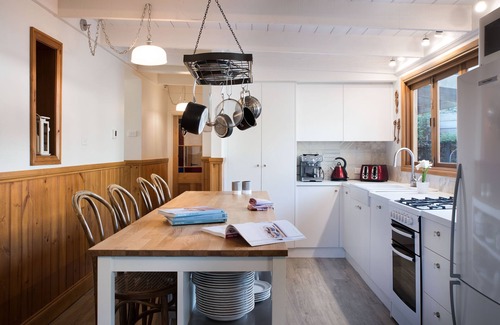 Daylesford House | Rosey Knoll Cottage 4 beds with Outdoor Fire