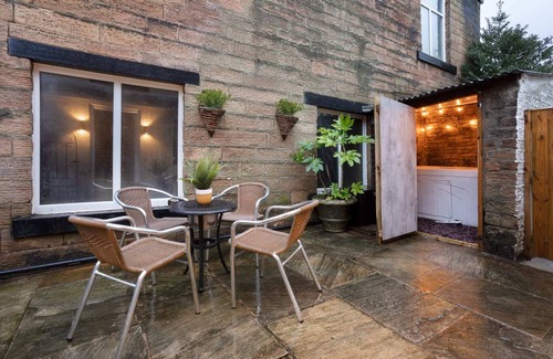 Nelson House | Rosie's Escape Summar